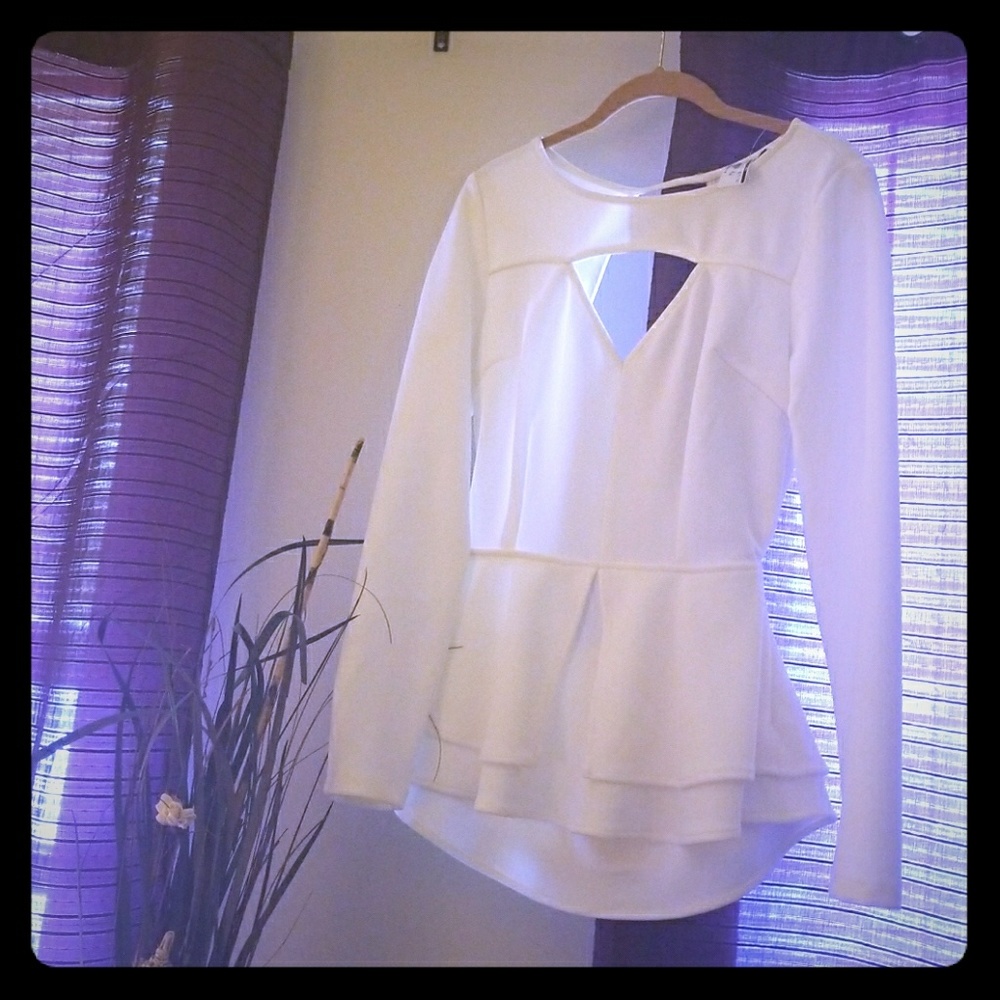 White/Cream long sleeve top